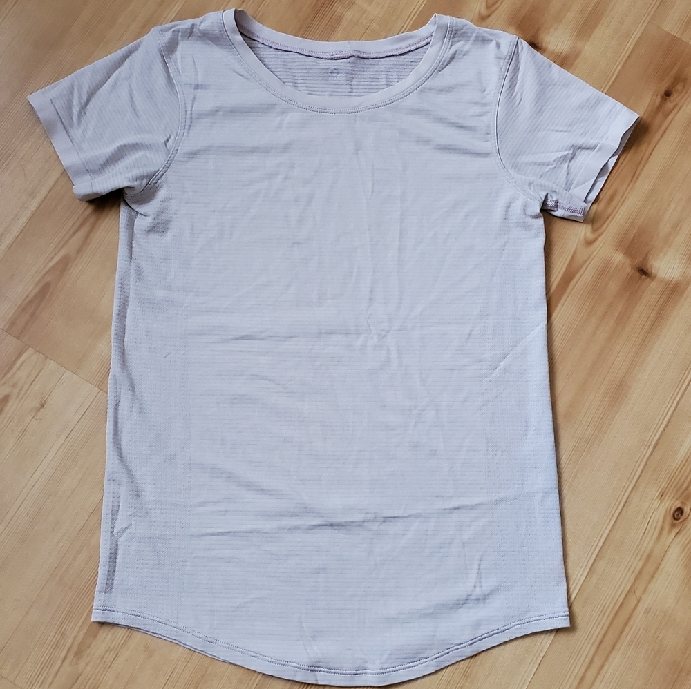 Lululemon T-shirt. Size S